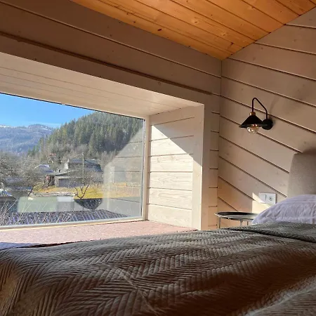 山林小屋 барва *