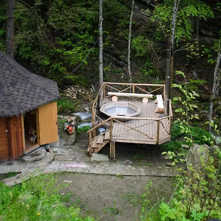 山林小屋 барва Byalobereska