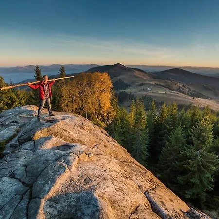 барва Lodge Byalobereska