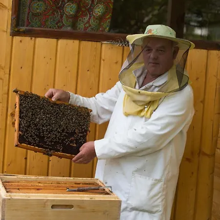 Lodge барва Byalobereska