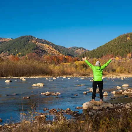 барва Lodge Byalobereska